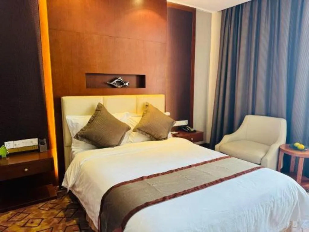 Shanghai Noble Center Hotel
